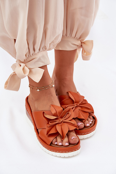 Sandales En Cuir Pour Femmes À Talon Wedge Avec Fleurs Décoratives Artiker 52C0505 Orange