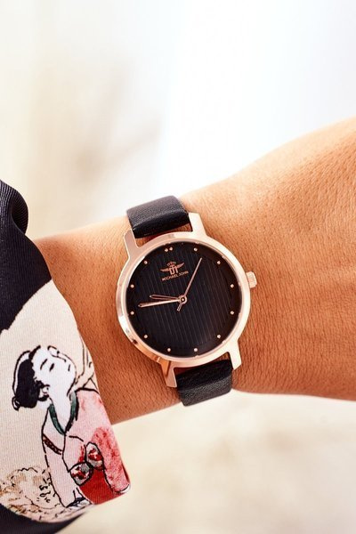Montre sur bracelet en cuir Michael John noir