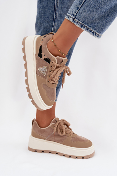 Isolierte Damensneaker auf Plattform Beige Florinda