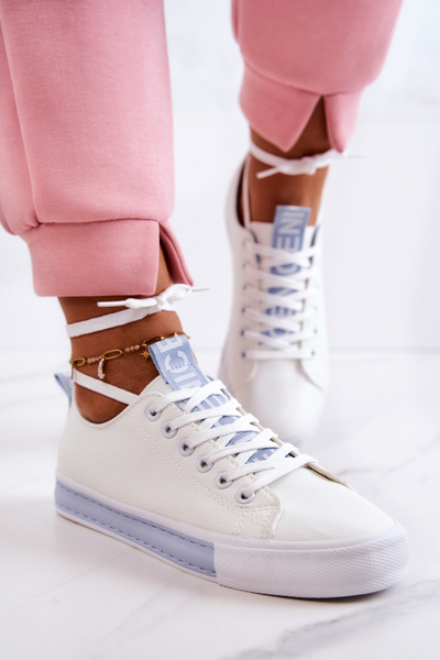Baskets en cuir pour femmes blanches et bleues Mikayla