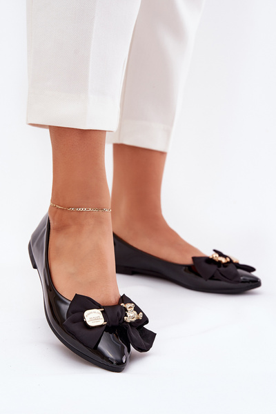 Ballerines laquées avec nœud et broche dorée noires Rivona