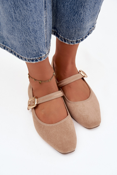Ballerines avec sangle et boucle en or Éco daim Beige Adelora