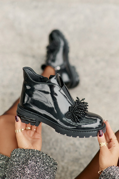 Bottines en cuir verni avec décoration isolée D&A LZ42-036 Noir