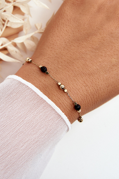 Classic Bracelet With Black Beads Gold