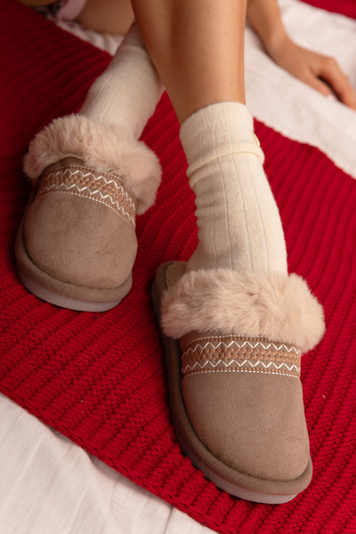 Chaussons Femmes Avec Doublure En Fourrure Et Broderie Khaki Devianne