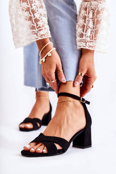 Klassische Damensandalen mit Absatz Schwarz Ester