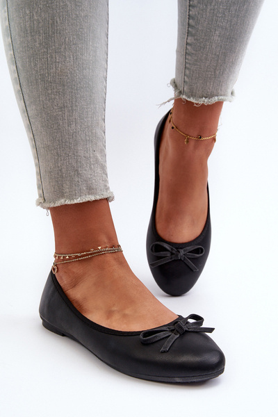 Schwarze Ballerinas aus Kunstleder mit Schleife