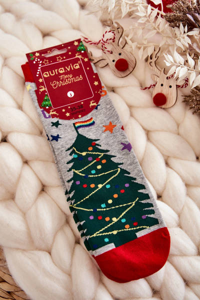 Damensocken mit weihnachtlichem Muster in einem Weihnachtsbaum graue