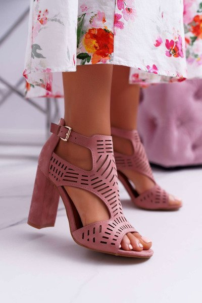 Moteriškos „Peep Toe“ basutės Rožinė „Carmelita“.