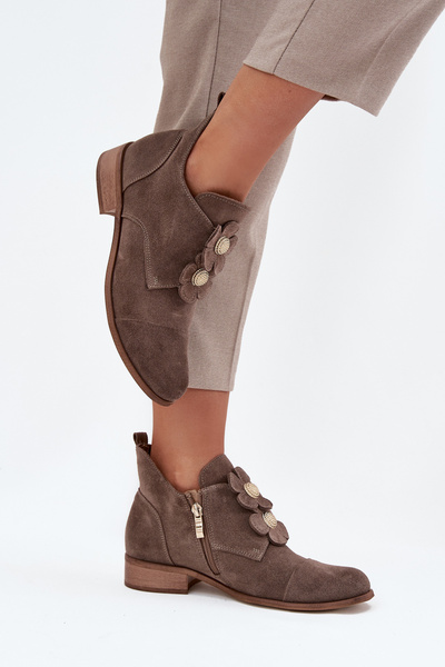 Derbies en daim pour femmes avec des fleurs décoratives Zazoo 3080 beige foncé