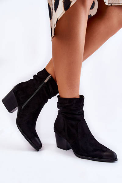 Moteriški šilti zomšiniai batai, juodi „Wenche“.