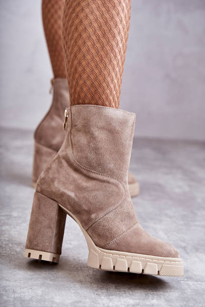 Suede Boots On Heel Beige Elia