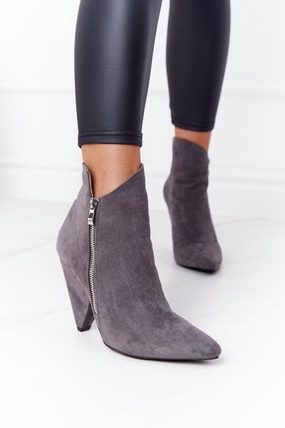 Asymmetrische hochhackige Stiefel Lu Boo Grau