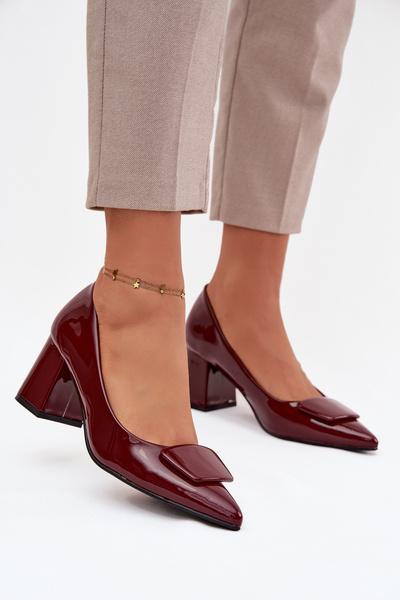 Lackierte Pumps mit Verzierung Bordeaux Isoline