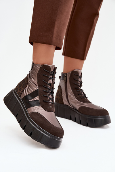Bottes pour femmes isolées sur plateforme Vinceza 58562 marron