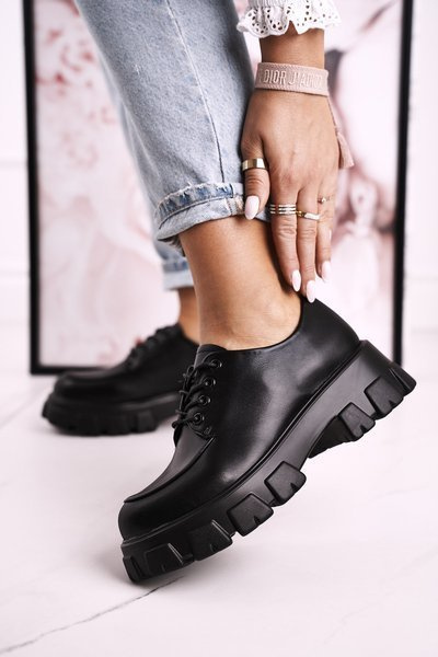 Női Oxfords Brogues vaskos platformon S.Barski HX23 fekete