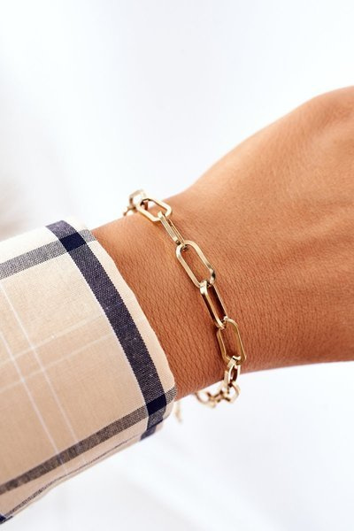 Bracelet Sur Une Chaîne Épaisse Or