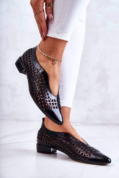 Elegante durchbrochene Schuhe aus lackiertem Leder Ismena Schwarz