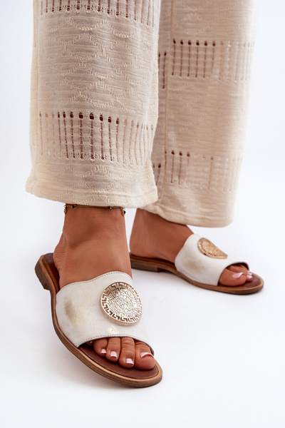 „Zazoo 2938“ odiniai plokšti sandalai su aukso puošmena