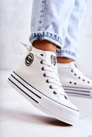 Baltas