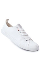 Baltas
