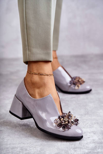 Chaussures Lisse En Cuir Laqué Avec Décoration Foncé Gris Delaver