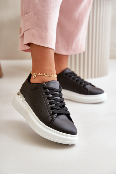 Baskets basses pour femmes sur plateforme en cuir écologique noir Nevelena