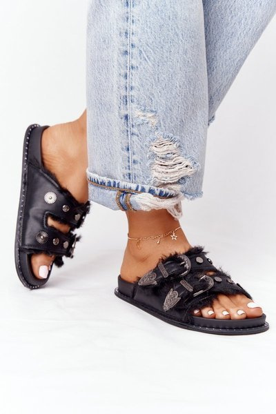 Papucs Csattal és Szőrmével Fekete Lydia