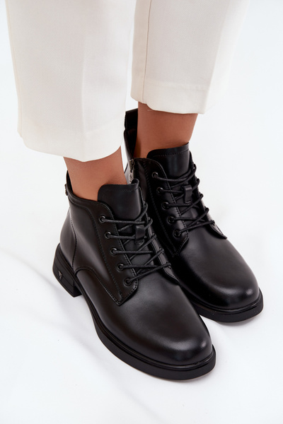 Isolierte Leder Damenschuhe mit kleinem Absatz Vinceza 39953 Schwarz