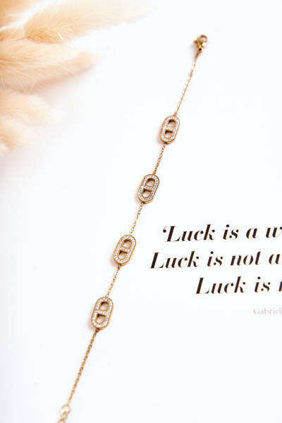 Bracelet Sur Une Chaîne Épaisse Or