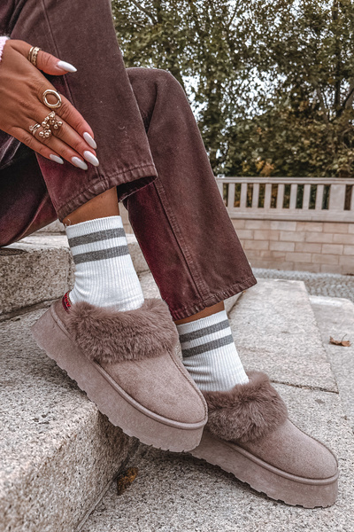 Bottes de neige pour femmes à plateforme avec fourrure et broderie beige foncé Querina