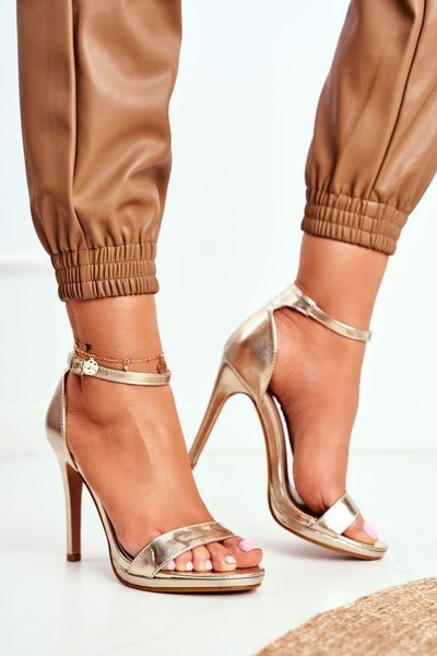 Moteriškos „stiletto“ sandalai „Gold Frenzy“.