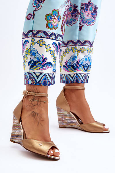 Leder Sandalen Auf Keilabsatz Laura Messi 2603/784 Gold