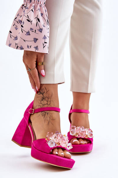 Sandales à la mode avec des cristaux sur des talons épais Fuchsia Garrett