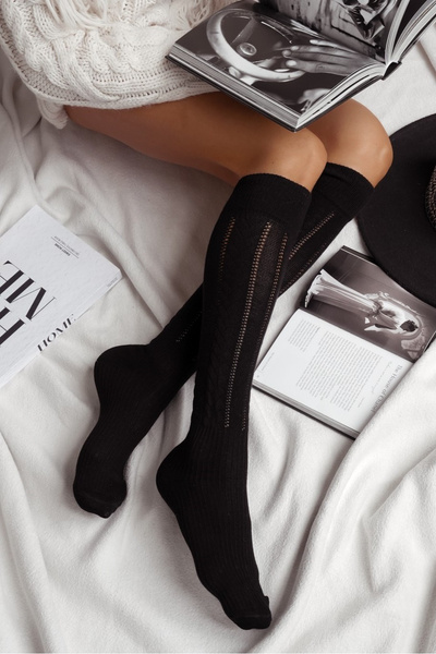 Moteriškos kelių kojinės nėriniuotos juodos