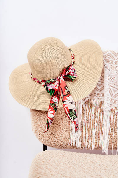 Women's Hat With A Red Strip Beige Marsela