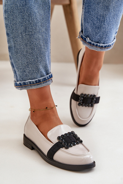 Mocassins Femme Laqués Avec Décoration Gris Clair Vinceza 58389
