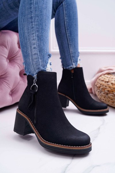 Cizme de stiletto izolate de femei se simțind negru Delia Black Delia