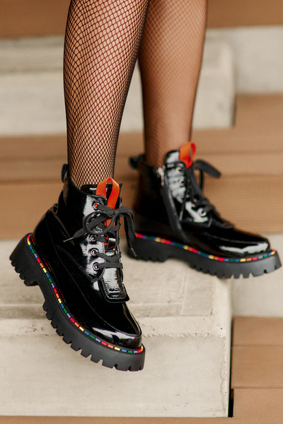 Bottines Worker En Cuir Verni Avec Fermeture Éclair Noir Anafra