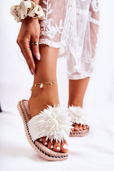 Chaussons Femme En Daim Avec Décoration Blanc Giorgia