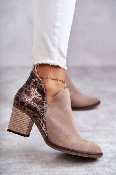 Női bőrcsizma magas sarkon Maciejka Beige 04492-43