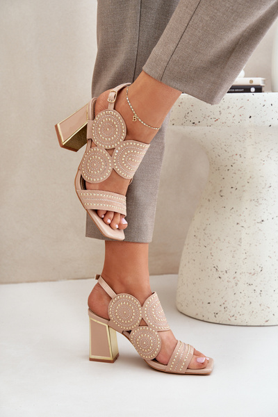 Verzierte Absatzsandalen Dunkelbeige Delariona