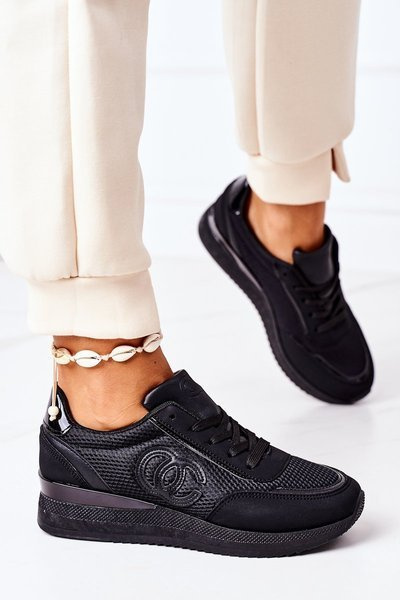 Women’s Sport Shoes Sneakers Black Under Control