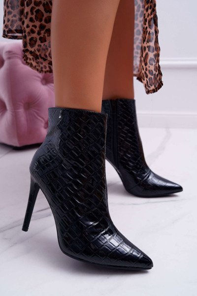 Women's Spike Pointed Boots Lacquered Black Devo