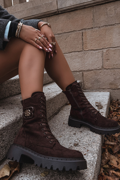 Damen Wokrery Stiefel mit dekorativem Element isoliert Schokoladen Kalindra