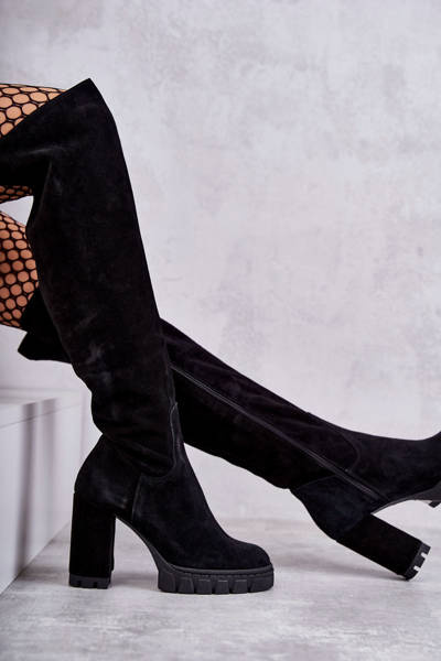Modische Overknee-Stiefel aus Wildleder von schwarze Estrela