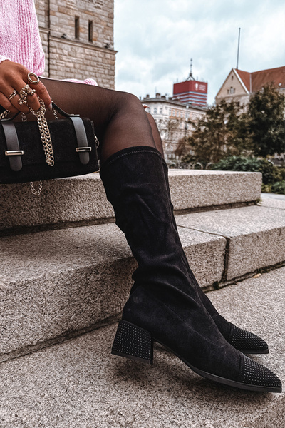 Bottes pour femmes avec décoration sur bloc daim écologique Noir Ivanna