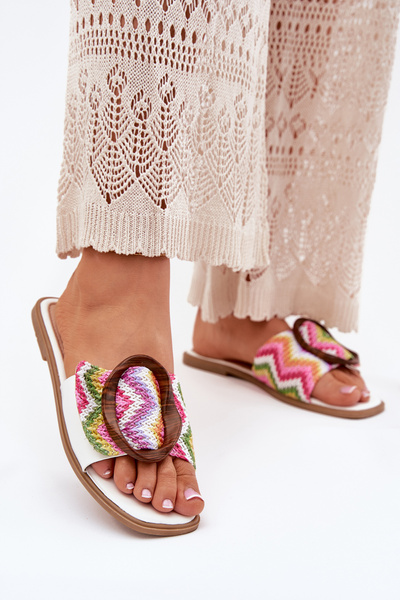 Sandales Plates Femmes Avec Boucle Décorative Blanches Luwam