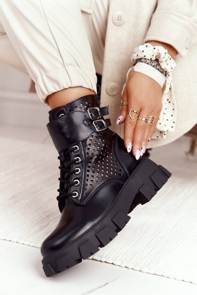 Áttört Csizma Egy Platformon Fekete Fújva