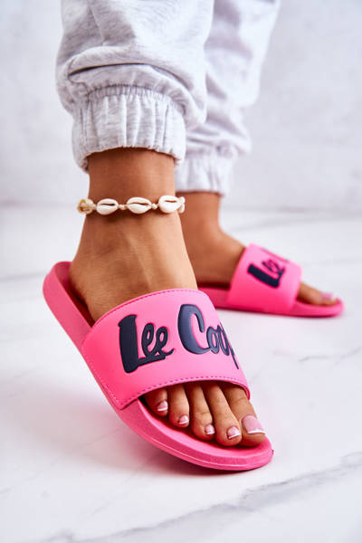 Papuci pentru femei Lee Cooper LCW-22-42-1000 Neon Pink